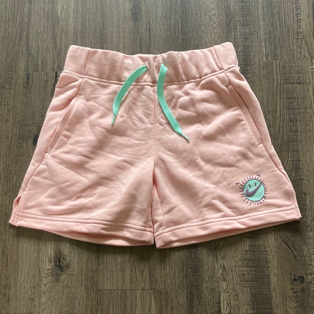 Nike|Pink Sun Club Sweatshorts Sz Medium